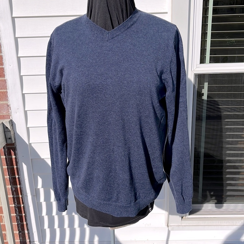 Men’s navy extra large sweater